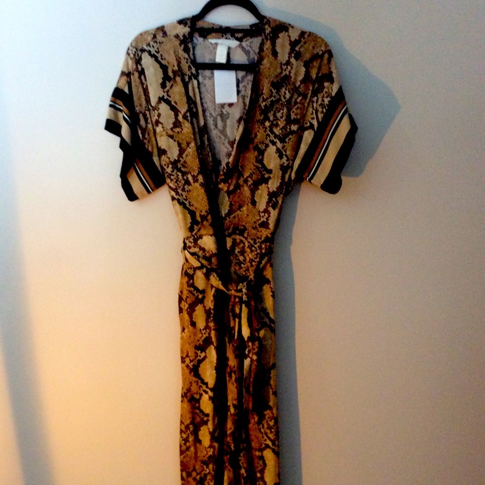 Cool and trendy jumpsuit with belt